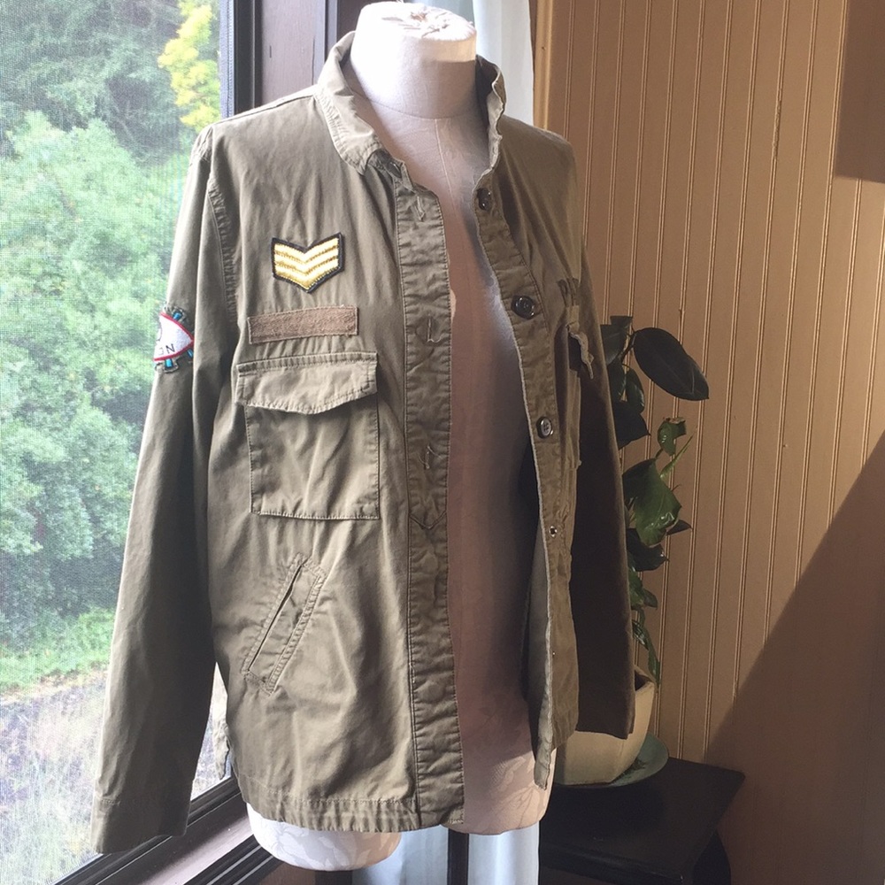 Love tree Army green jacket size large patchwork